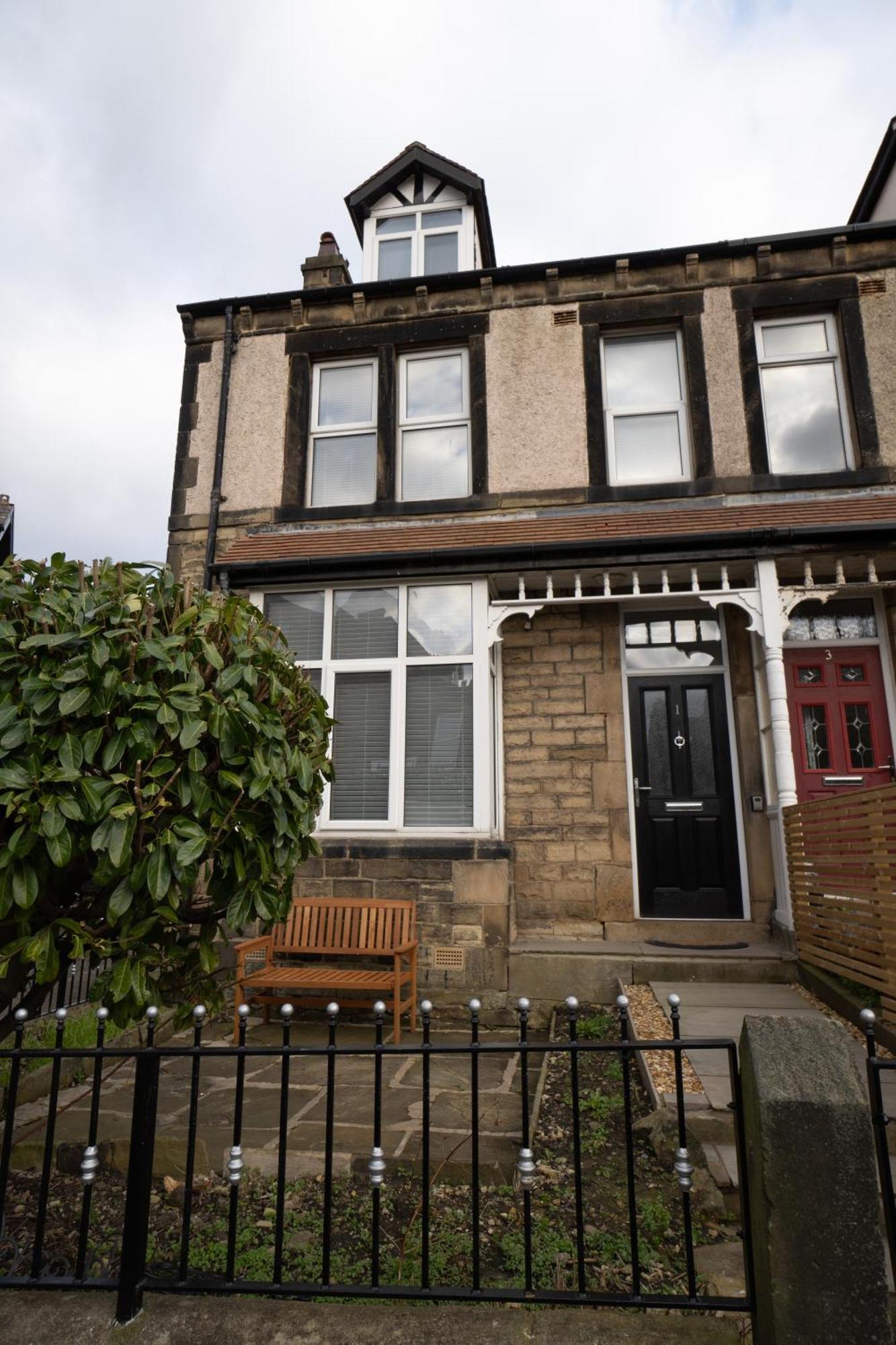 4 Bed End Terrace - Sleeps 7 Villa Ilkley Exterior photo