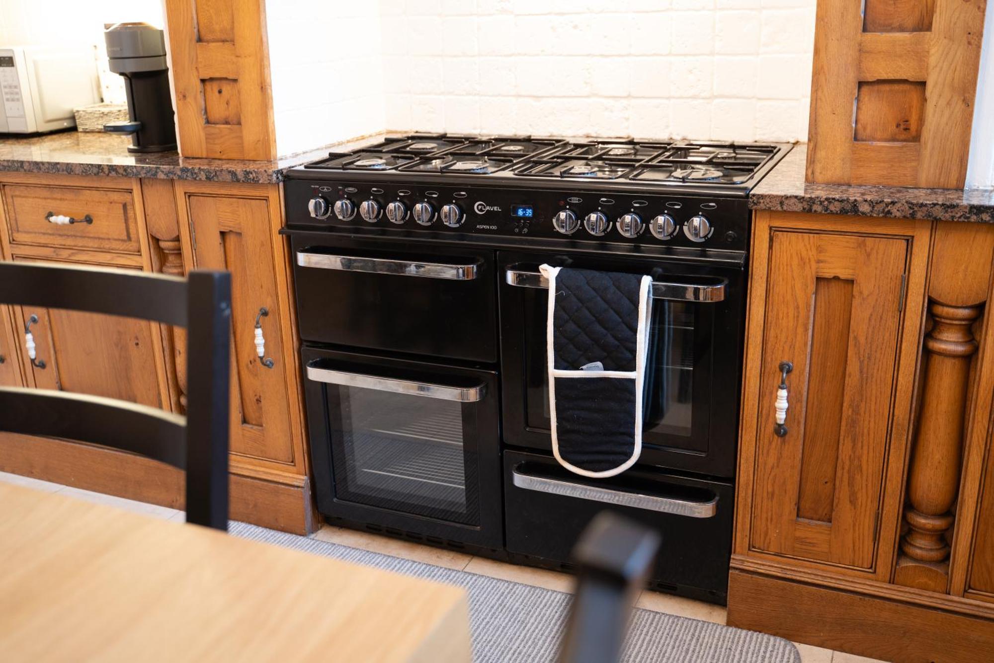 4 Bed End Terrace - Sleeps 7 Villa Ilkley Exterior photo