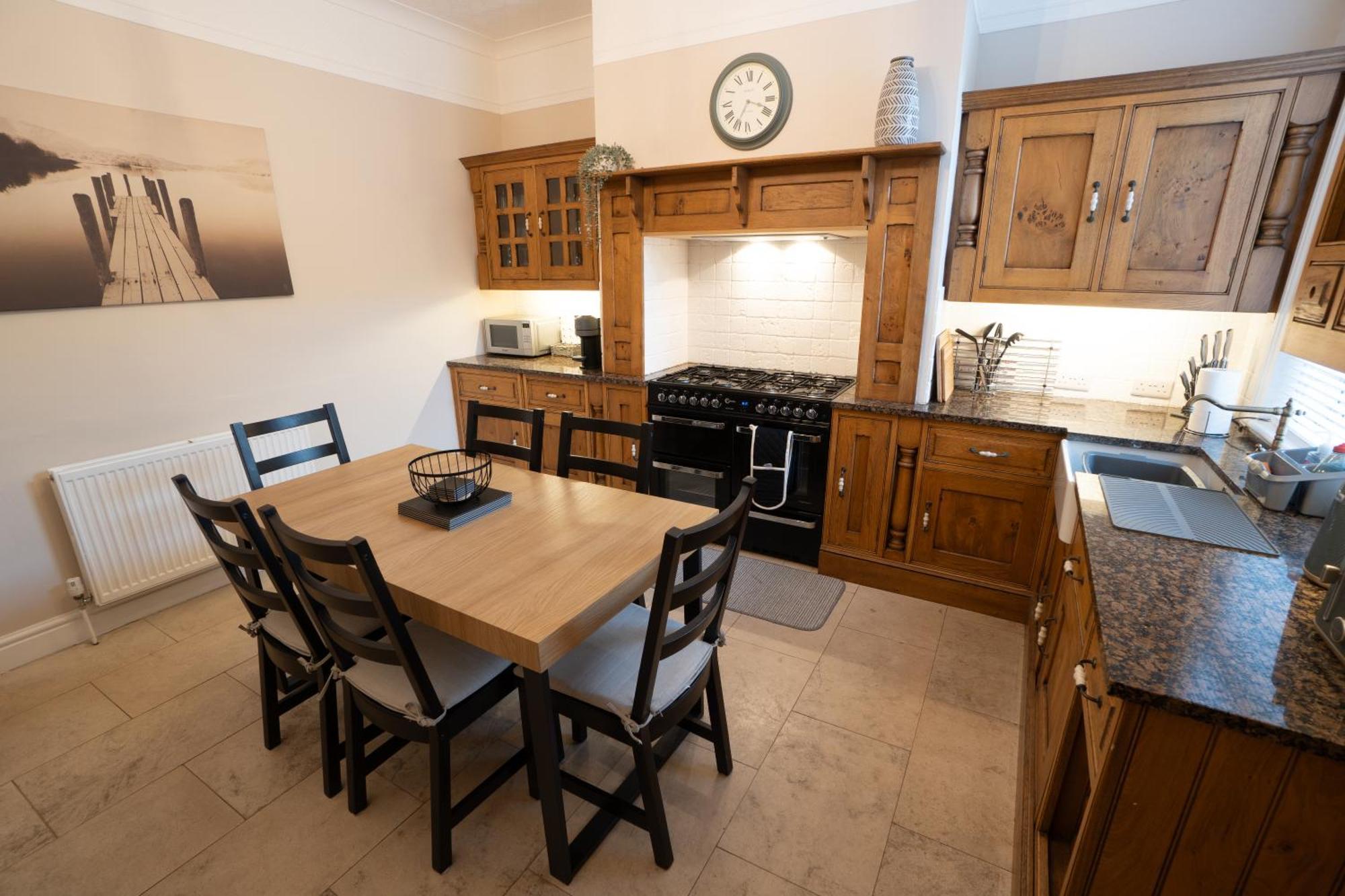4 Bed End Terrace - Sleeps 7 Villa Ilkley Exterior photo